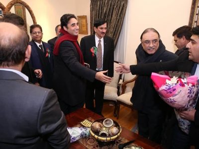 Abid Butt's son Danial Abid presenting Flowers to Bilawal Bhutto in New York 2016.